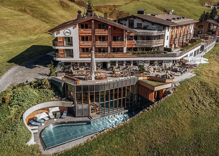 Hotel Goldener Berg